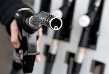 Die Bezinpreise sind laut dem ADAC leicht gesunken. - Franziska Kraufmann/dpa