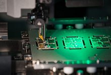 Elektronik-Produktion - Daniel Karmann/dpa