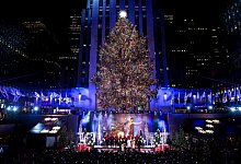 Rockefeller-Weihnachtsbaum - Julia Nikhinson/AP/dpa
