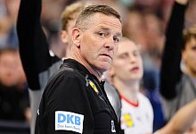 Hat zu viele Defizite gegen den krassen Au&szlig;enseiter F&auml;r&ouml;er ausgemacht: Deutschlands Trainer Alfred Gislason. - Frank Molter/dpa