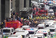 Thailand - Schulbus ger&auml;t in Brand - Sakchai Lalit/AP/dpa