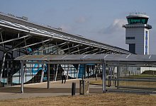 Flugzeugabsturz am Londoner Flughafen Southend - Joe Giddens/PA Wire/dpa