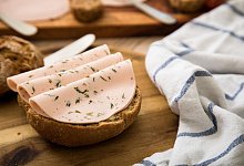 Vegetarische Brotzeit mit Fleischersatzprodukten - Christin Klose/dpa-tmn