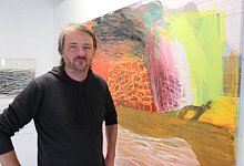 Liebt die Malerei: Axel Pl&ouml;ger in seinem Atelier. - Alexander Thron