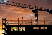 Baubranche - Julian Stratenschulte/dpa