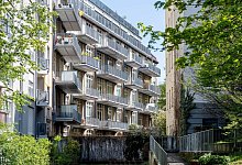 Ein Mehrparteienhaus - Zacharie Scheurer/dpa-tmn