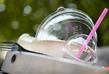 In er Bielefelder City türmt sich der Abfall. - Alexander Heinl/dpa