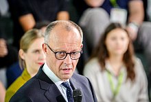 &laquo;Youth4Peace&raquo; bei Bundeskanzler Merz - Kay Nietfeld/dpa