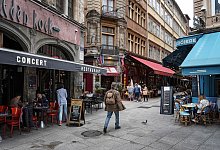 Strengere Corona-Regeln in Frankreich - Foto: Laurent Cipriani/AP/dpa