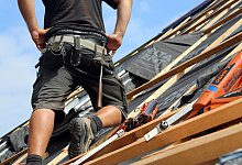 dachdecker-in-lohn-schieflage - IG Bau