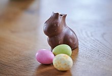 Ein angebrochener Schokoladenhase - Annette Riedl/dpa/dpa-tmn