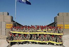 Gelbes Band f&uuml;r deutsche Soldaten - FOTO: BUNDESWEHR/DPA