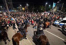 Querdenken - Demo Leipzig - Foto: Sebastian Kahnert/dpa-Zentralbild/dpa