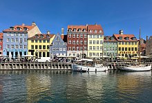 Passanten am Nyhavn - Steffen Trumpf/dpa/dpa-tmn