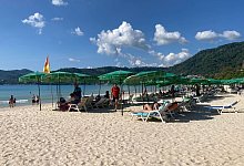 Strand von Patong - Carola Frentzen/dpa