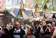 Perfektes Weihnachtsmarkt-Wetter zum Start ins Wochenende - Roberto Pfeil/dpa