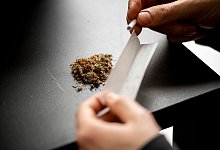 Cannabiskonsum - Hannes P. Albert/dpa/Archivbild