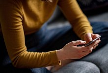 Smartphone - Fabian Sommer/dpa/Symbolbild