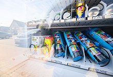 Lachgas-Verbot für Minderjährige - Julian Stratenschulte/dpa