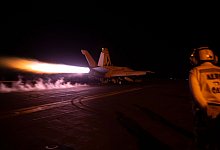 US-Jet startet zu Angriffen auf Huthi-Stellungen - Mc3 Janae Chambers/U.S. Navy/Zuma Press/dpa