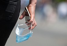 Maske - Marijan Murat/dpa