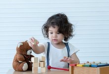 20241118_tipp-sicheres-spielzeug-schenken_adpic - Verbraucherzentrale NRW