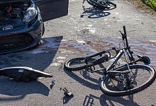 Fahrradfahrer von Auto erfasst - Wisberger/EinsatzReport24 /dpa