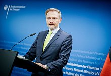 FDP-Finanzminister Christian Lindner k&uuml;ndigt gro&szlig;e Investitionen in den Klimaschutz an. - Kay Nietfeld/dpa