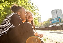 Ein junges in einem Park - Christin Klose/dpa-tmn