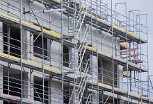 Bau von Mehrfamilienhaus - Rolf Vennenbernd/dpa/Symbolbild