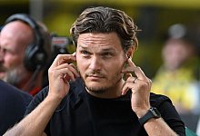 Dortmunds Trainer Edin Terzic vor dem Spiel beim Interview. - Bernd Thissen/dpa