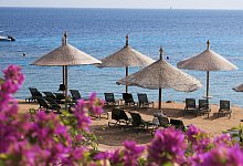 Badestrand in &Auml;gypten - Foto: Andrea Warnecke/dpa-tmn