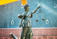 Streit um eine Abmahnung landet oft vor dem Arbeitsgericht - Foto: Frank Rumpenhorst/dpa/dpa-tmn