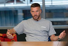 Fu&szlig;ballprofi Lukas Podolski hat nur wenige EM-Spiele gesehen - Henning Kaiser/dpa