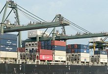 Containerbr&uuml;cken - Hau Dinh/AP/dpa