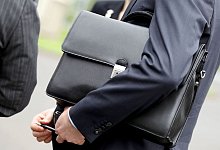 Nach einer neuen Studie bekleiden Ostdeutsche selbst in Ostdeutschland nur gut ein Viertel der Spitzenposten in Politik, Wirtschaft, Justiz oder Universit&auml;ten. - Oliver Berg/dpa