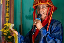 Ein Walanbeter in Tam Hai listet die Wale auf, die im Laufe des vergangenen Jahres eingesperrt wurden. - Chris Humphrey/-/dpa