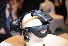HTC Vive auf der CES 2018 - Foto: Andrej Sokolow/dpa
