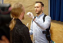 Polizei l&auml;dt zu DNA-Massentest - Henning Kaiser/dpa