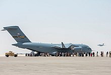 Boeing C-17 - Foto: Airman 1st Class Kylie Barrow/U.S. Air Force via AP/dpa