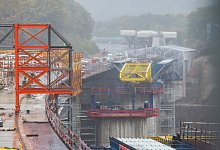 Opposition: Gefahr durch unkontrollierte Schwertransporte - Christoph Reichwein/dpa