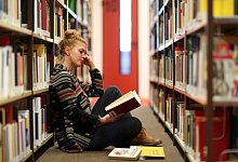 Bibliothek in einer Universität - Markus Hibbeler/dpa-tmn
