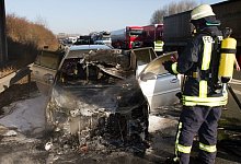 Auto ausgebrannt - Foto: Feuerwehr Porta/Michael Horst