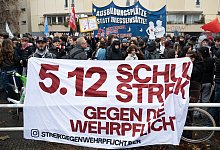 Bundesweiter Schulstreik gegen Wehrpflicht - Markus Lenhardt/dpa