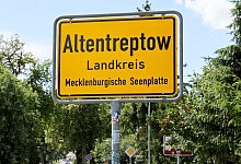 Altentreptow - Bernd W&uuml;stneck/dpa