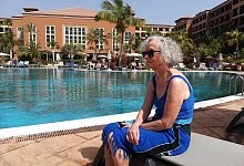 Die Bielefelder Marlis Auracher und ihr Mann d&uuml;rfen die Hotelanlage seit einer Woche nicht verlassen. - J&uuml;rgen Bierbach