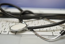 Internet als Medizinratgeber - Foto: Patrick Pleul/dpa