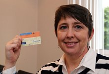 Hat sich entschieden: Die Steinhagenerin Tanja Fritz tr&auml;gt ihren Organspendeausweis seit Jahren in ihrem Portemonnaie bei sich. - Wolfgang Rudolf