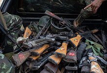 Waffen - Myo Satt Hla Thaw/dpa