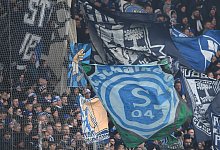 Schalker Fans - Swen Pförtner/dpa